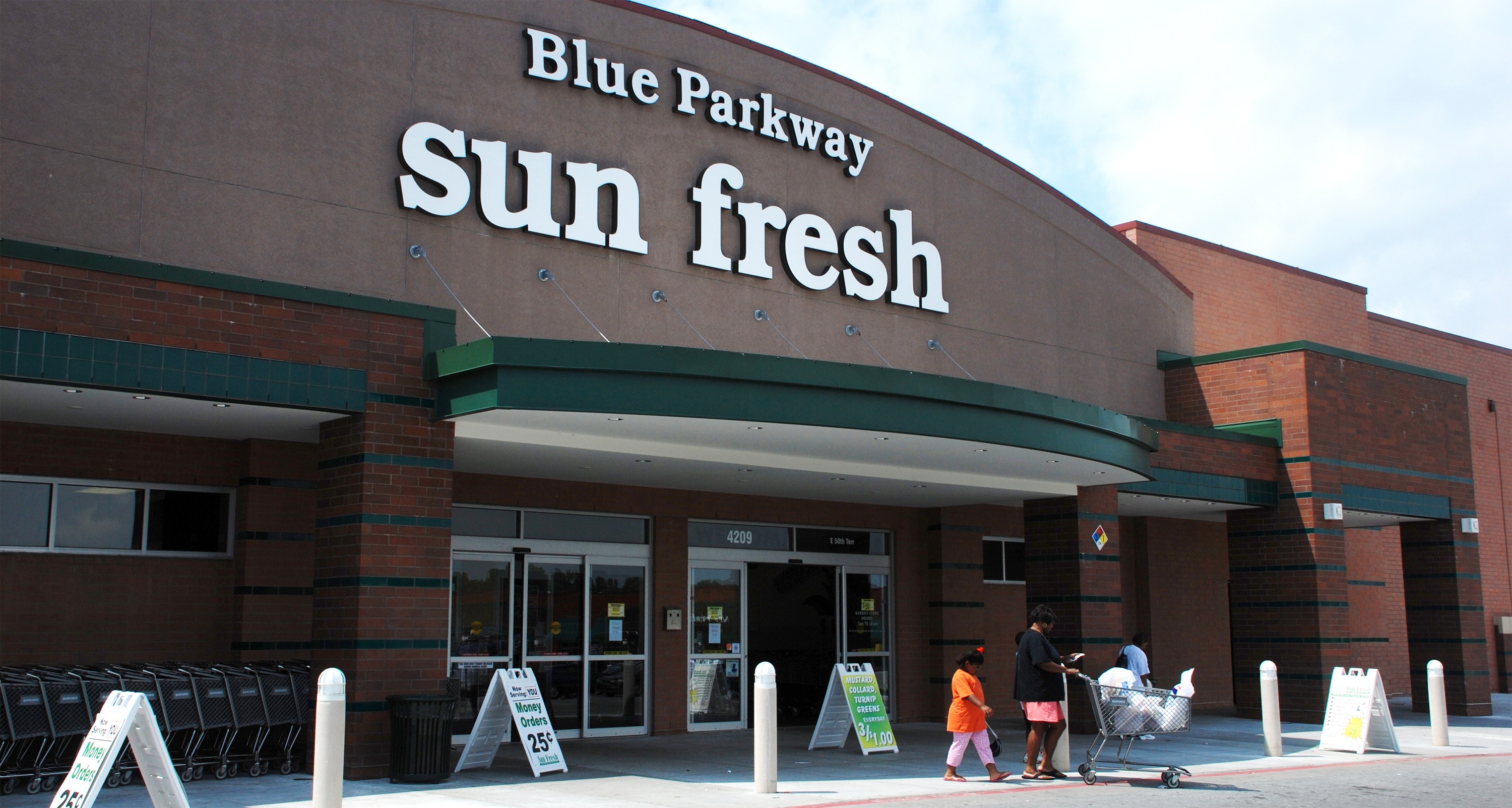 Blue Parkway Sun Fresh Market