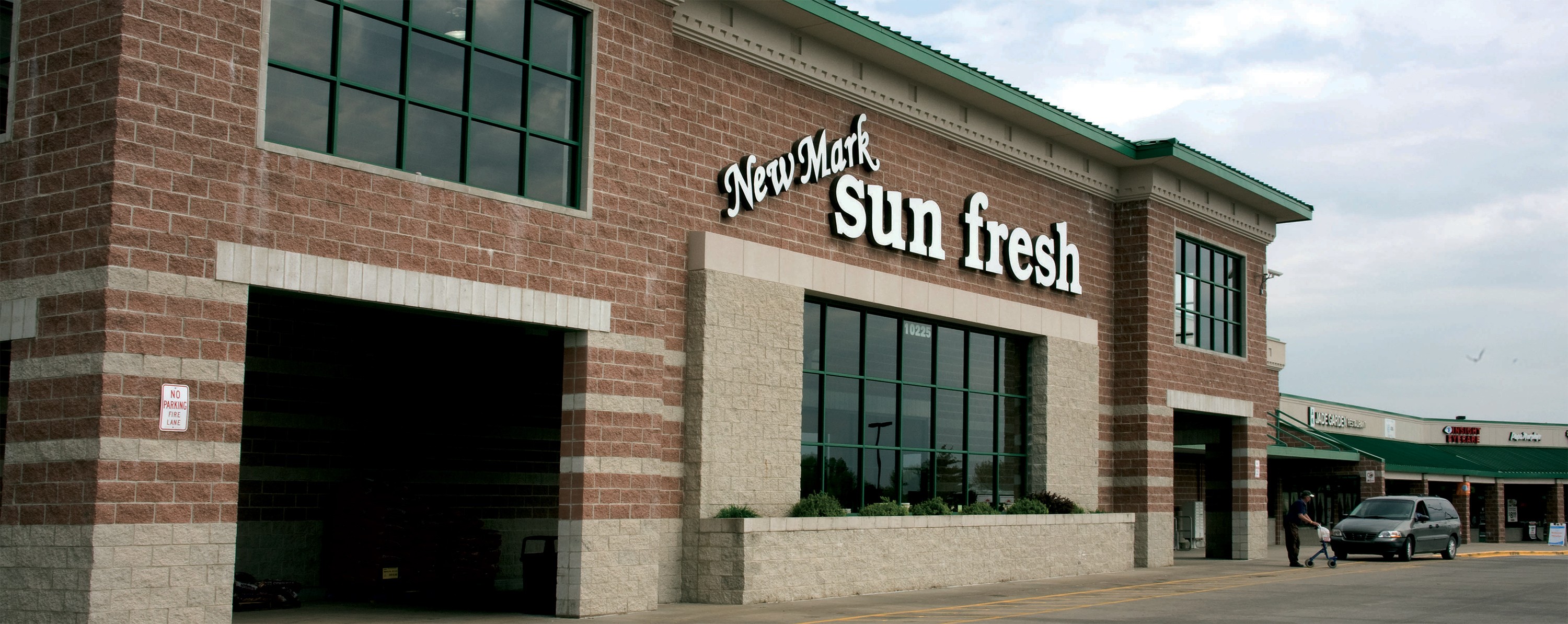 New Mark Sun Fresh Market - 10225 N Oak Trafficway Kansas City, MO